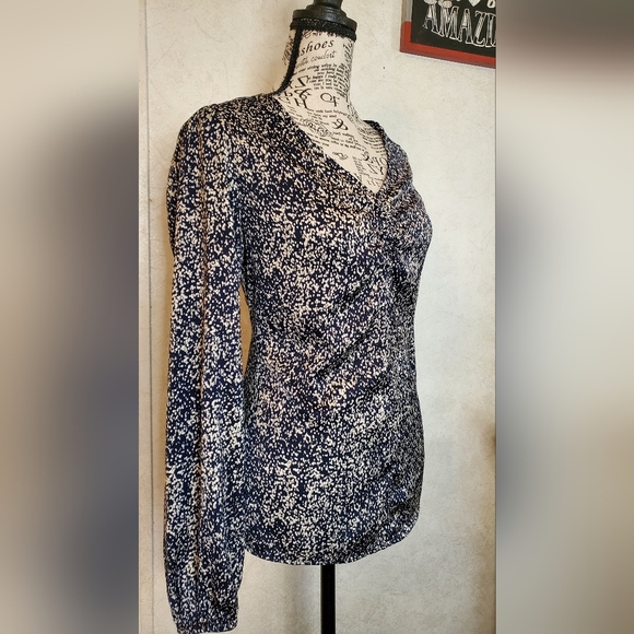 Banana Republic Navy and White Patterned Blouse - Picture 2 of 8